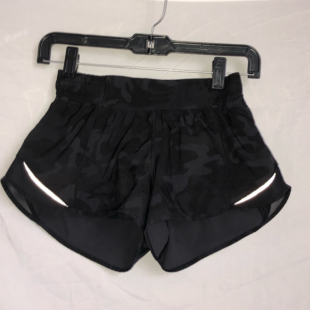 Black camp lulu lemon shorts